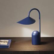 ferm LIVING LED tafellamp Arum, blauw, dimbaar, IP44