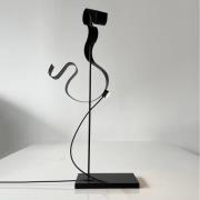 Knikerboker Curve LED tafellamp, zwart