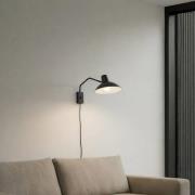 Lindby wandlamp Adrik, zwart, metaal, met stekker