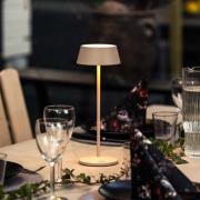 LED tafellamp Menton, zandkleurig, hoogte 27 cm, IP54, USB