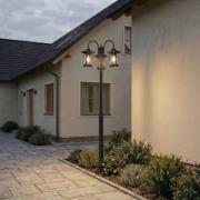 Lindby buitenlamp Zayn, zwart, 3-lamps, hoogte 220 cm, IP65